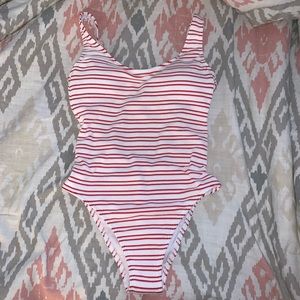 Abercrombie & Fitch One Piece Low back💕